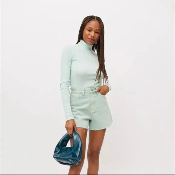 BDG Autumn Turtleneck Size Mint Medium - Picture 2 of 4